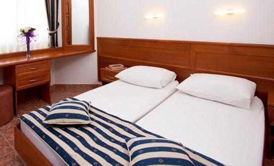 Villa Kruna Grada Trogir Buitenkant foto