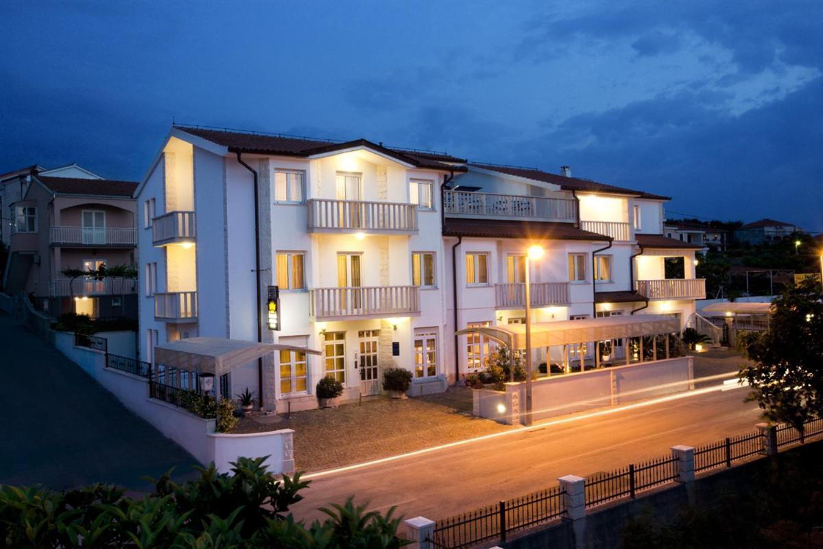 Villa Kruna Grada Trogir Buitenkant foto